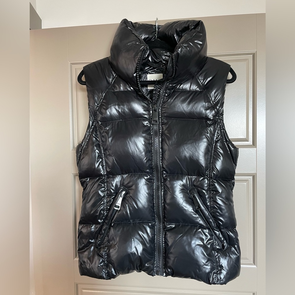 SAM. Women's Freedom Shaped Down Vest size Large, Black